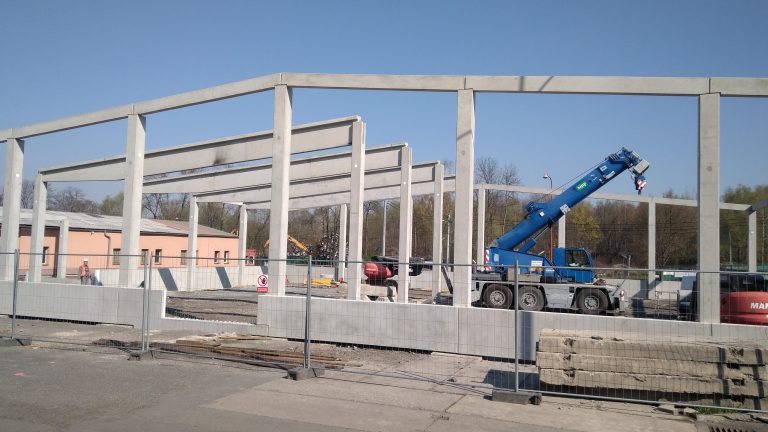 Stavba nové výrobní haly v Ostravě v roce 2008